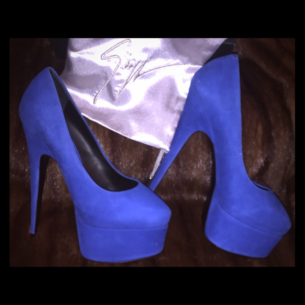 Giuseppe Zanotti Royal Blue Suede Debra Pumps